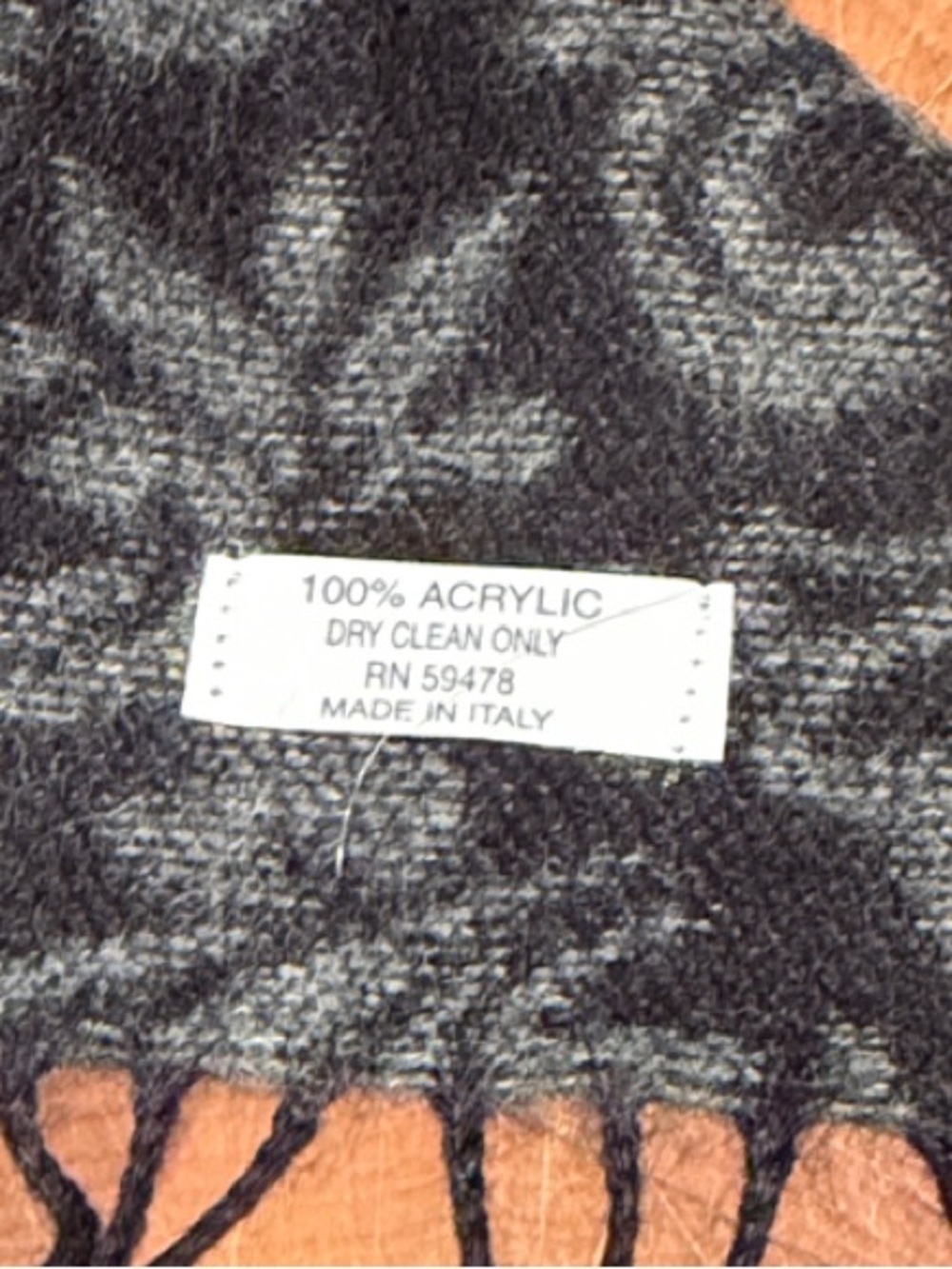 Gray Patterned Wool Scarf - Picture 6 of 6